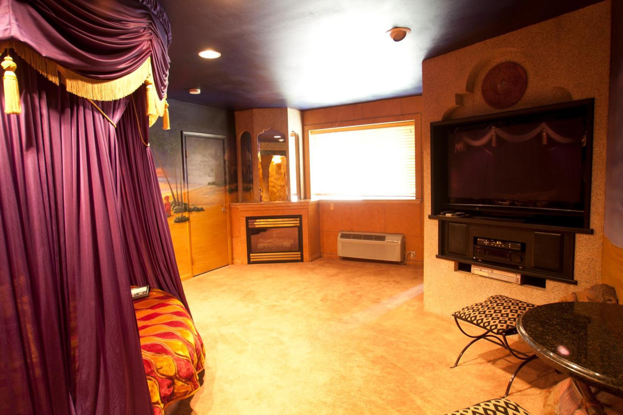 Black Swan Inn Luxurious Theme Rooms Поукателоу Стая снимка
