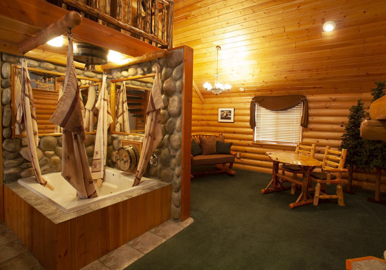 Black Swan Inn Luxurious Theme Rooms Поукателоу Екстериор снимка