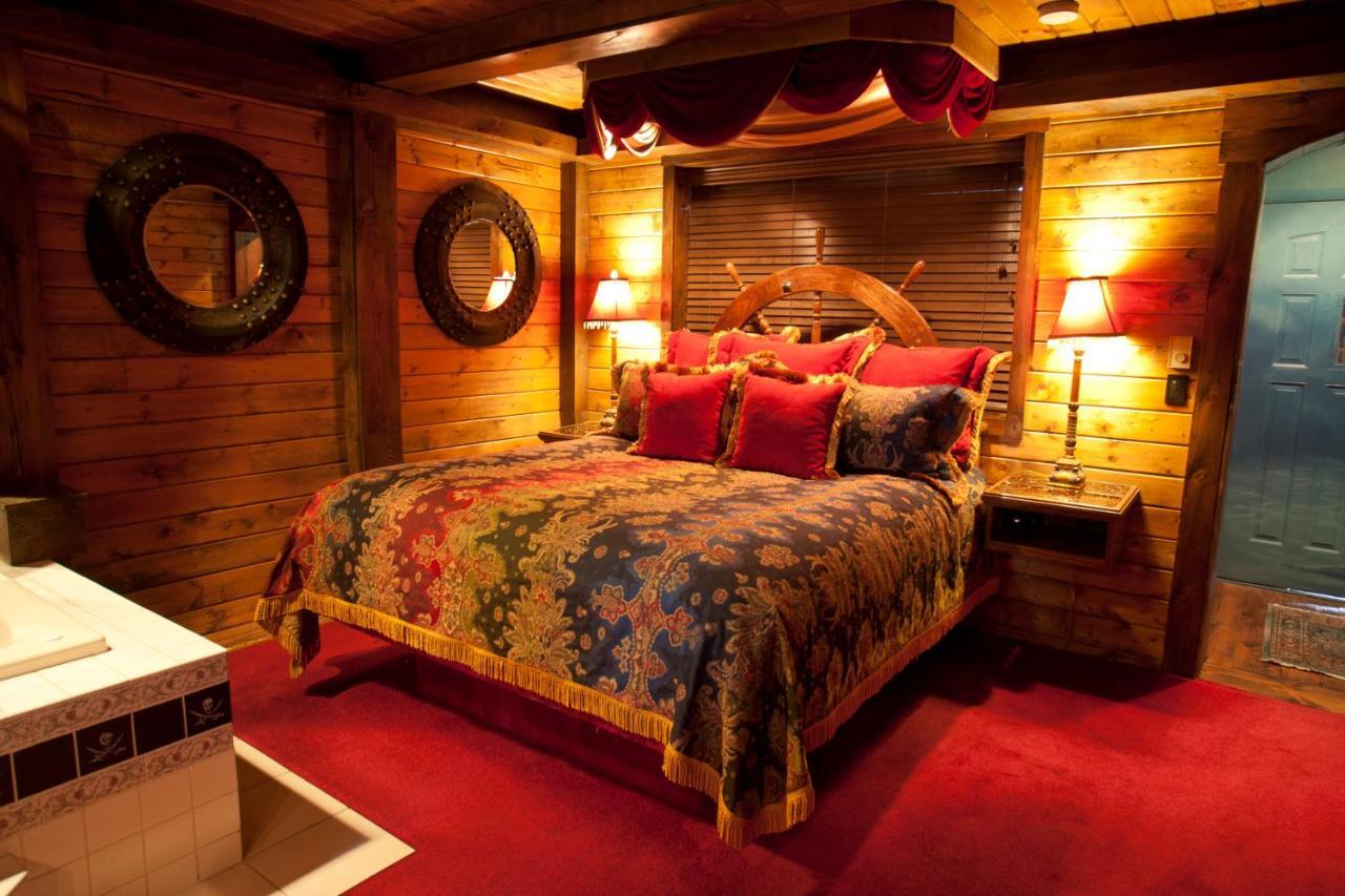 Black Swan Inn Luxurious Theme Rooms Поукателоу Екстериор снимка