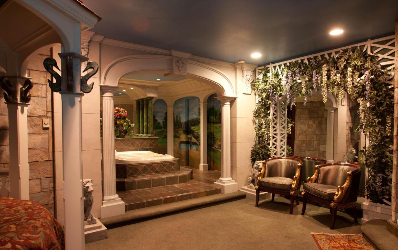 Black Swan Inn Luxurious Theme Rooms Поукателоу Екстериор снимка