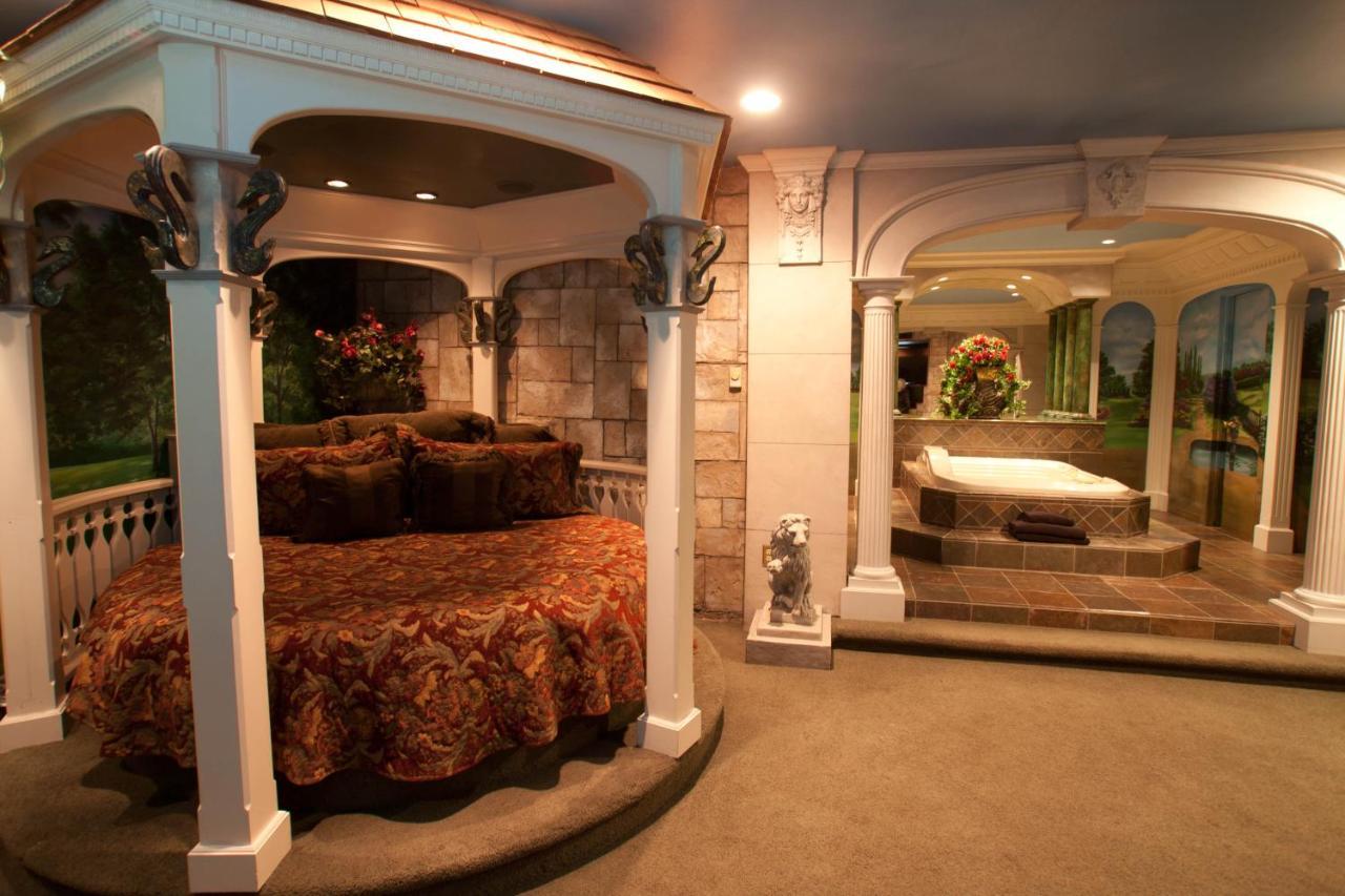 Black Swan Inn Luxurious Theme Rooms Поукателоу Екстериор снимка